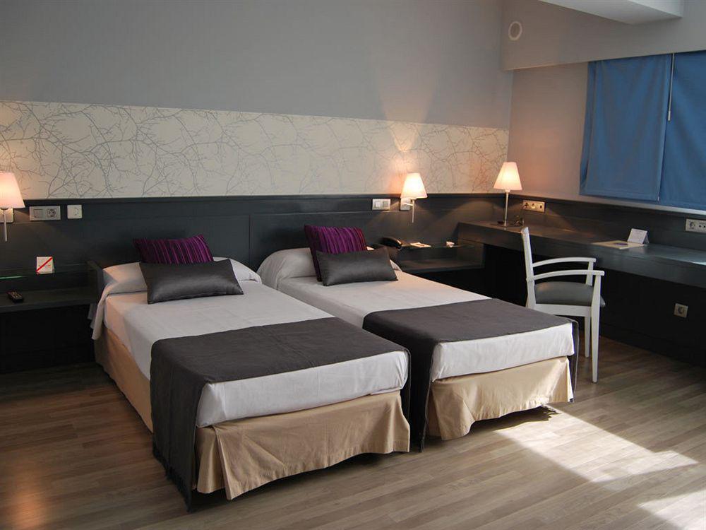 Hostal Torrejon Torrejón de Ardoz Екстериор снимка