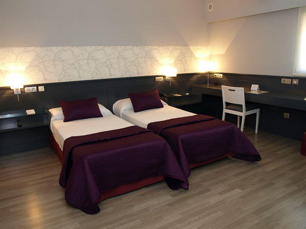 Hostal Torrejon Torrejón de Ardoz Екстериор снимка