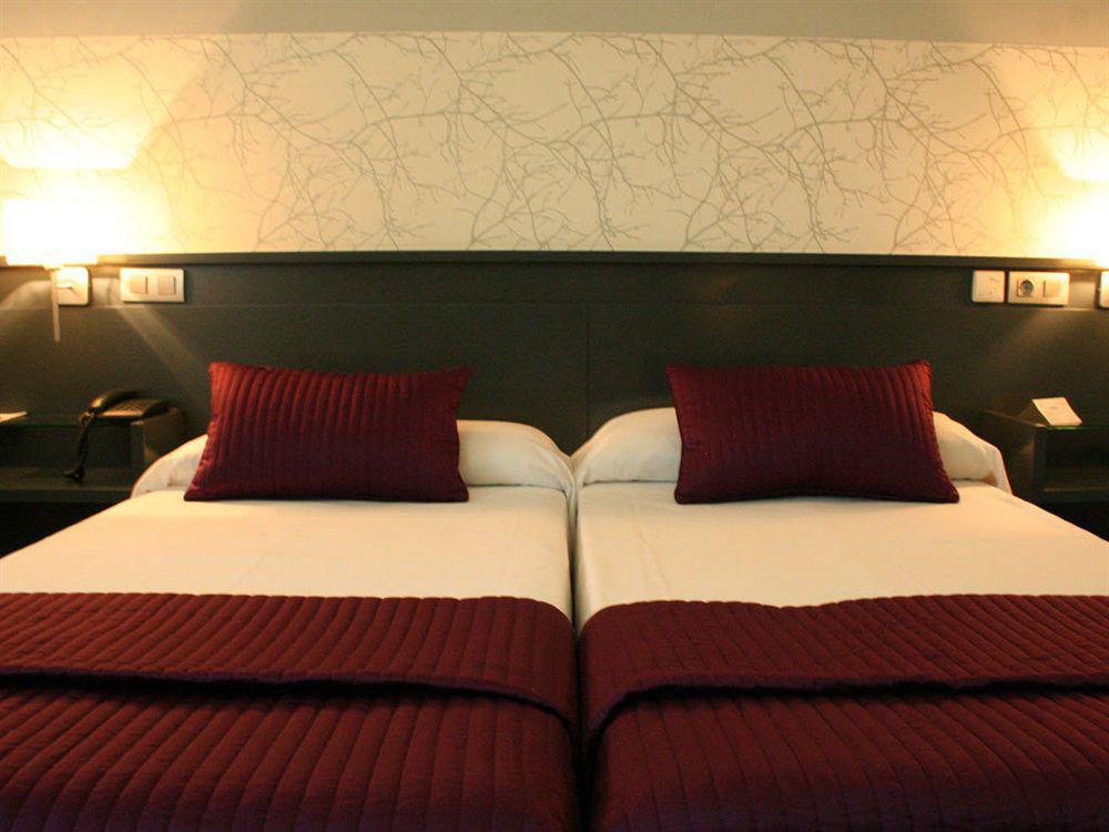 Hostal Torrejon Torrejón de Ardoz Екстериор снимка